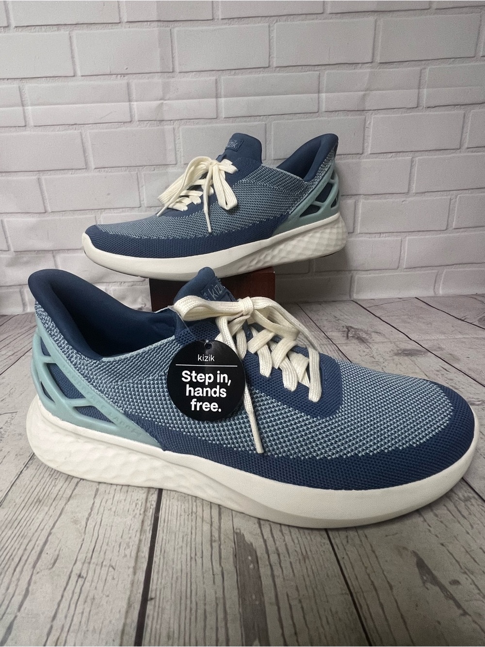 Kizik Athens Mens 9 Womens 10.5 Blue Mist Slip On Hands Free Sneakers Shoes